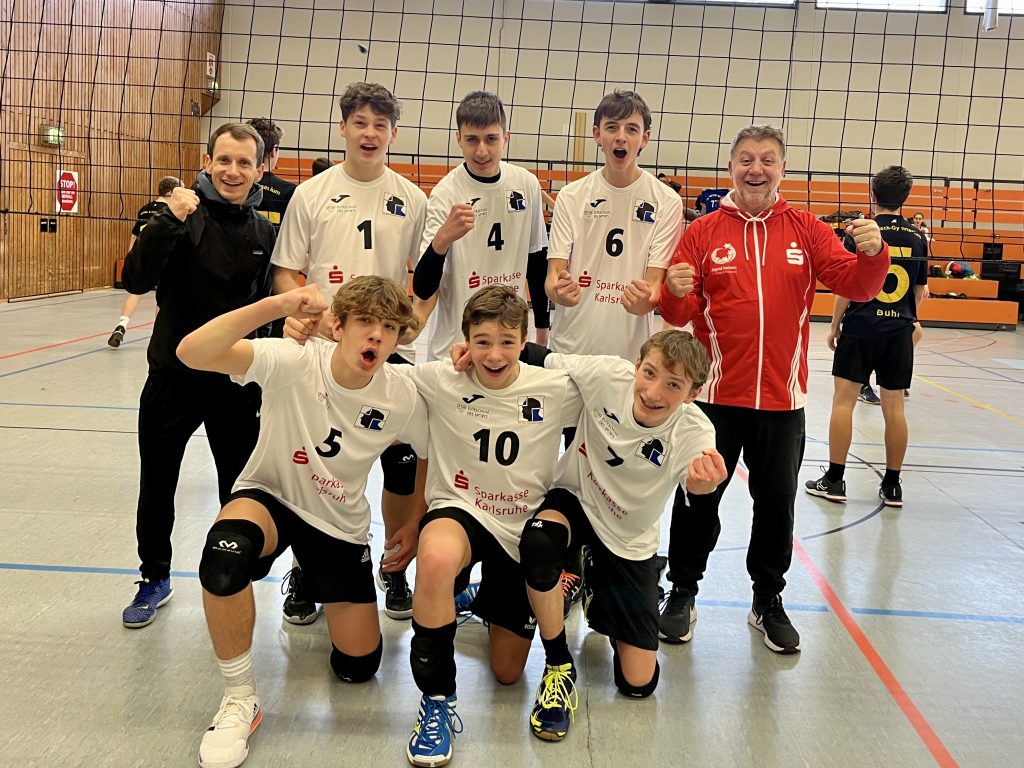 Die Volleyballer der WK2 - Mannschaft: Team (v.l.n.r.): Emil, Sebastian, Moritz - Silas, Maurice, Henri