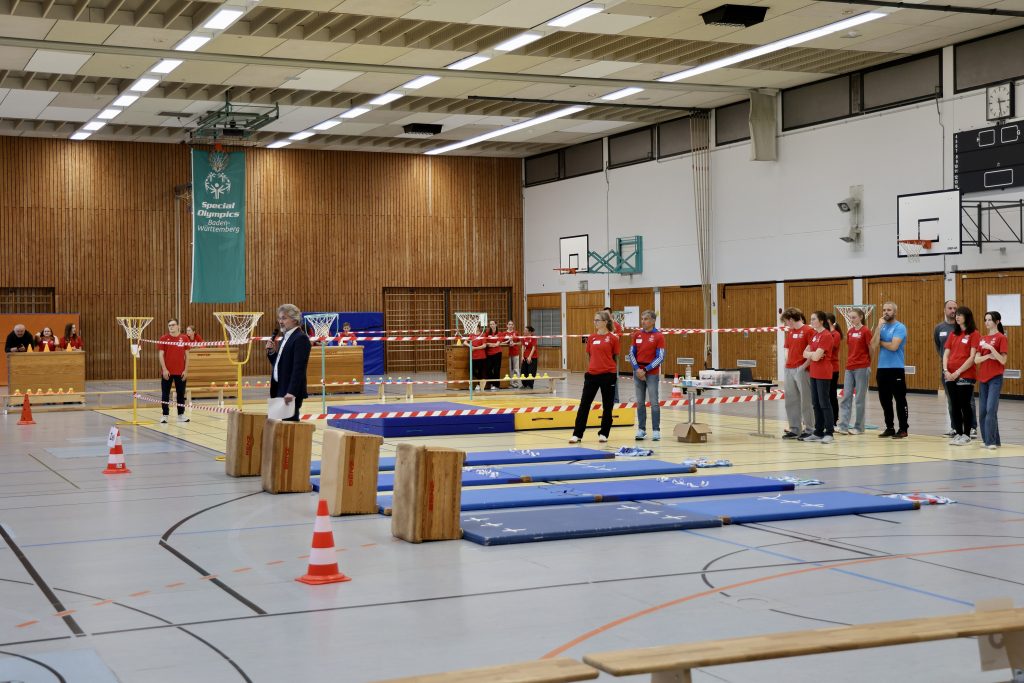 Halle mit Teilnehmern