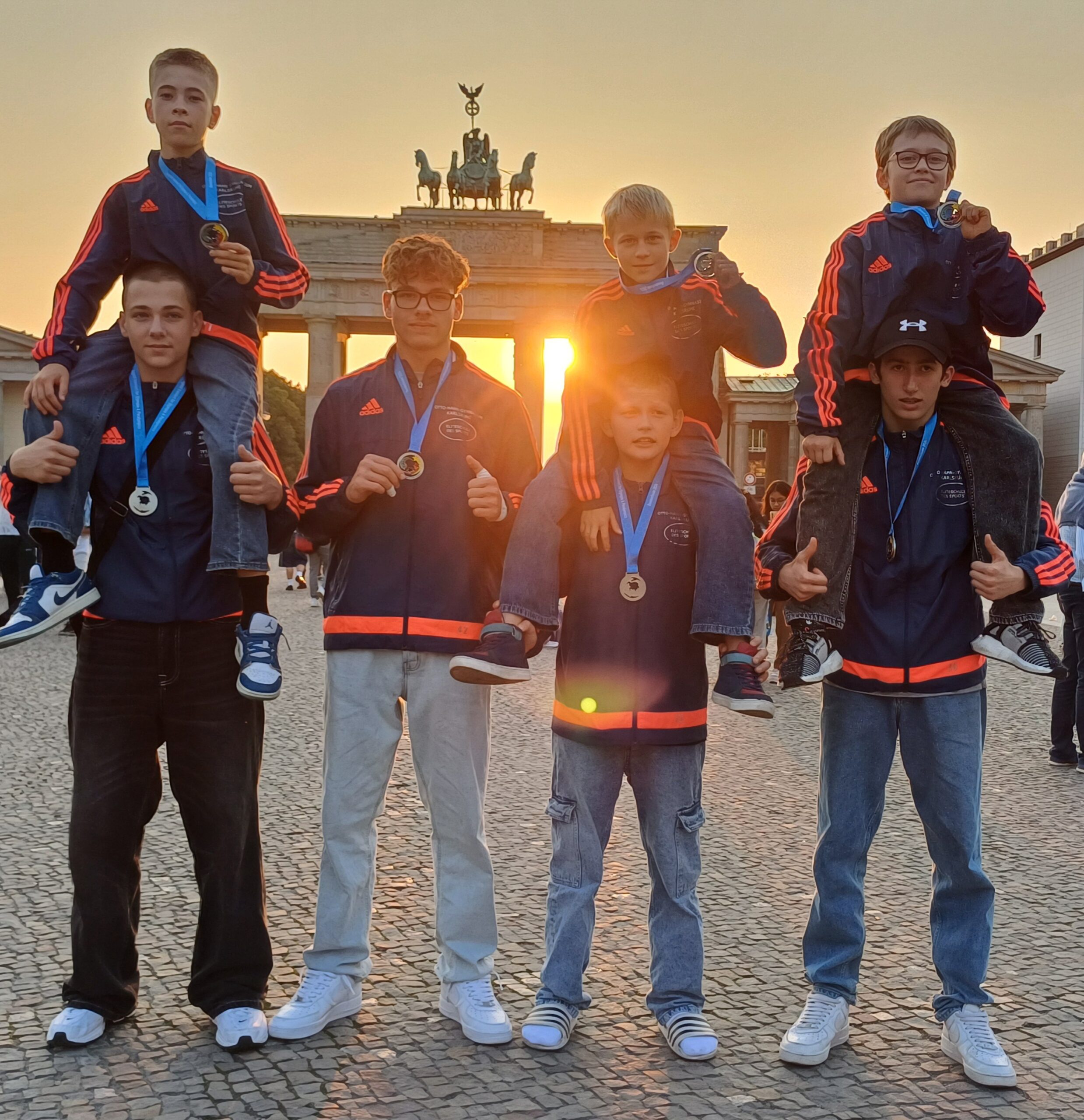 Unsere Judoka vorm Brandenburger Tor
